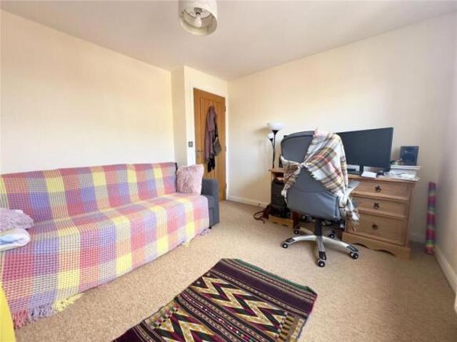 Flat for rent in Worrall, Sheffield