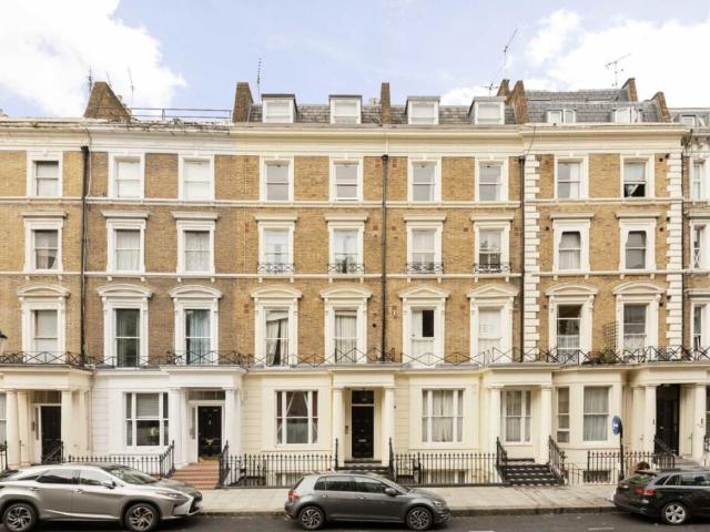 Flat for rent in Earl's Court