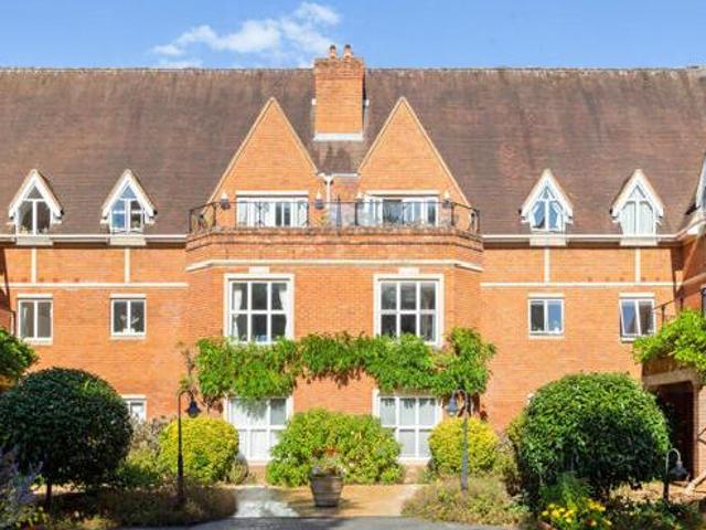 House for sale in Kingston upon Thames, Greater London