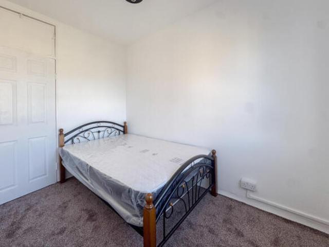 Flat for rent in Cat Hill