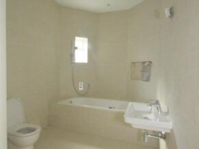 Flat for rent in Allt-yr-yn, Wales