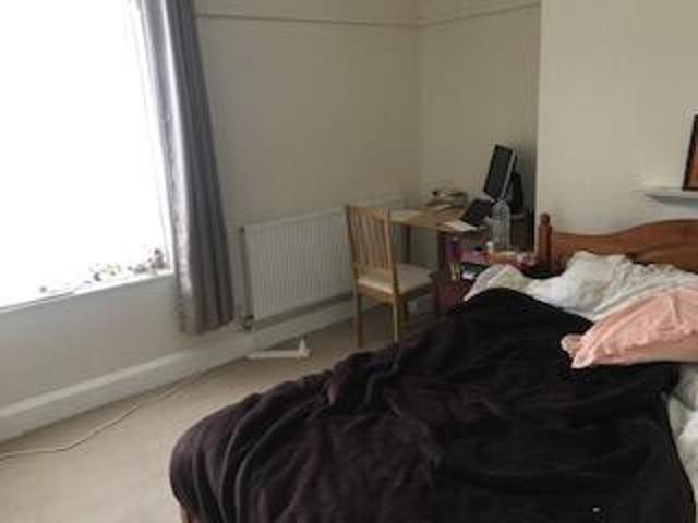 Flat for rent in South Lane, West Yorkshire