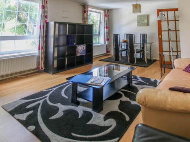 Flat for rent in Cat Hill
