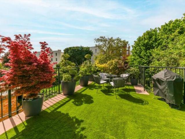 Flat for rent in Cat Hill