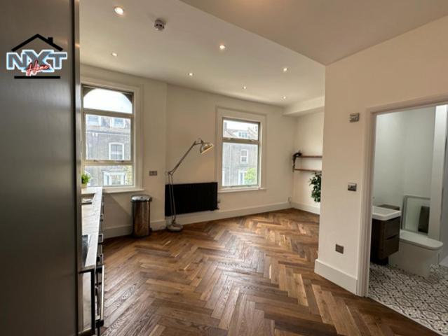 Flat for rent in Cat Hill