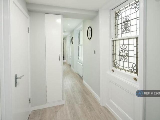 Flat for rent in Cat Hill