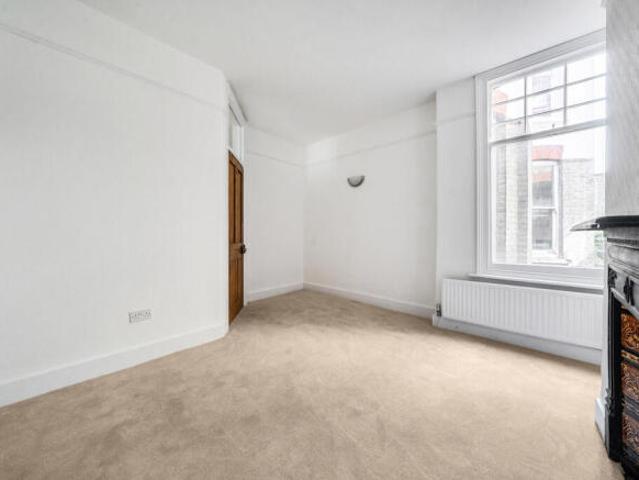Flat for rent in Cat Hill