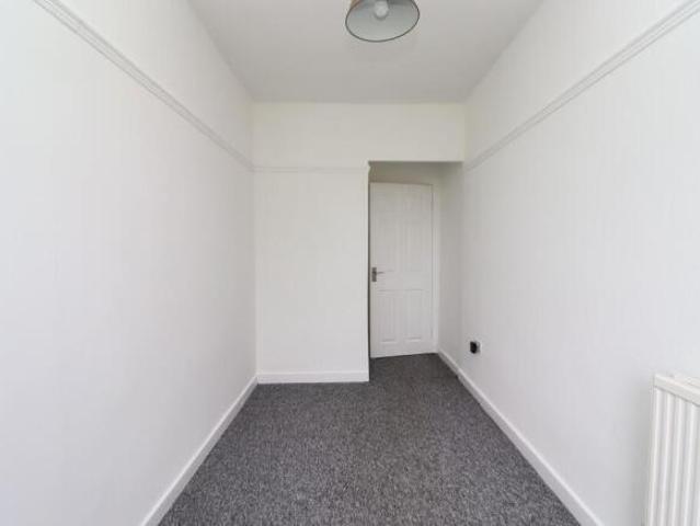 Flat for rent in Croftfoot, Scotland