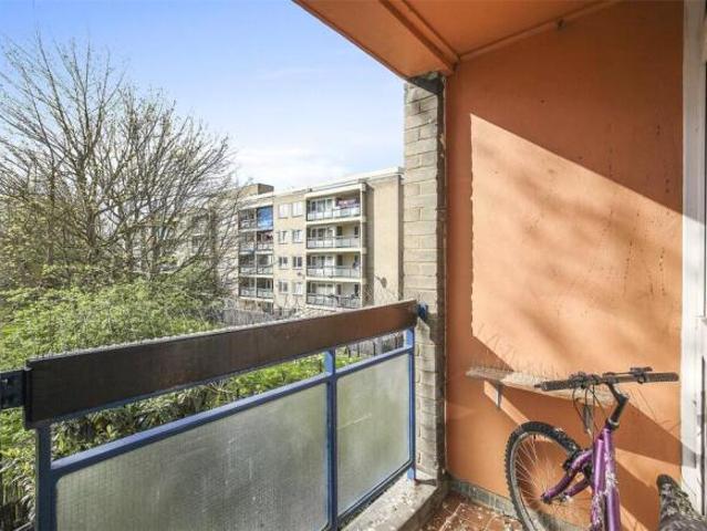 Flat for rent in Cat Hill