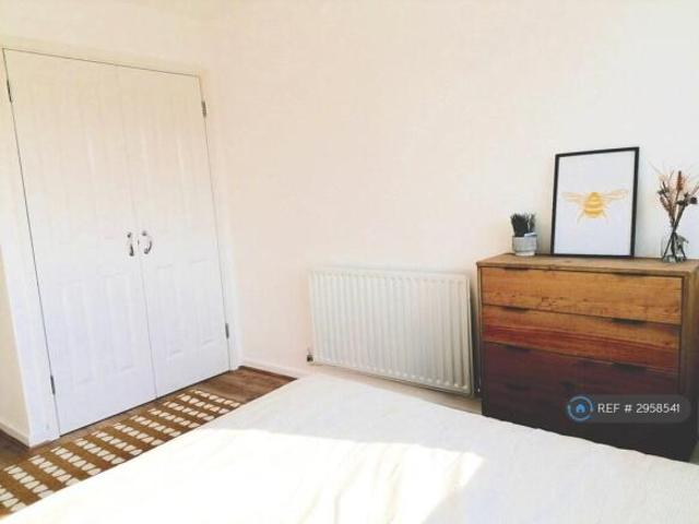 Flat for rent in Cat Hill