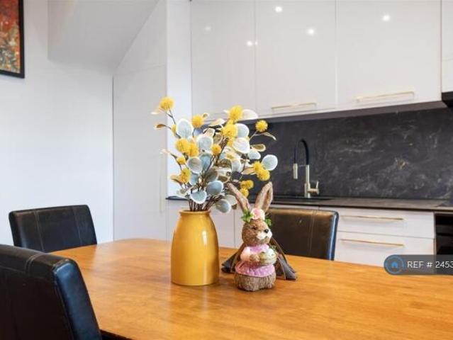 Flat for rent in Cat Hill