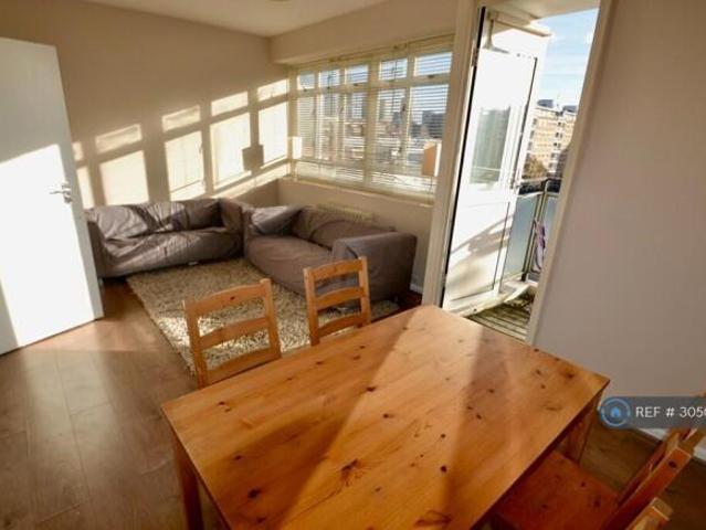 Flat for rent in Cat Hill, England