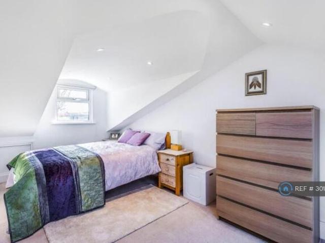 Flat for rent in Cat Hill