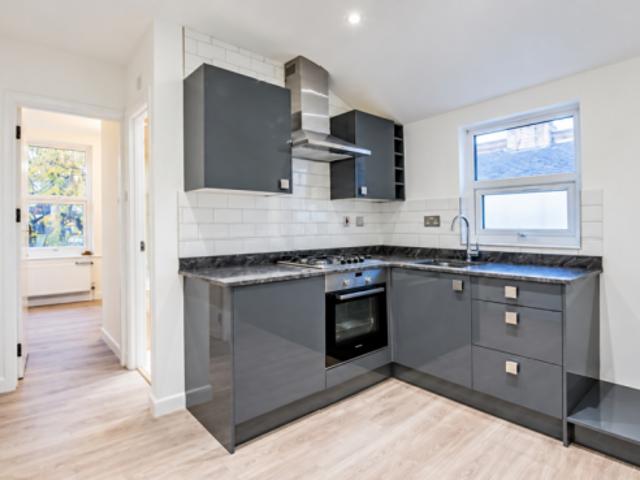 Flat for rent in Cat Hill, England