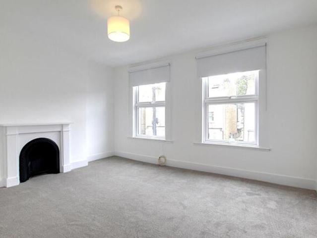 Flat for rent in Brentford, Greater London