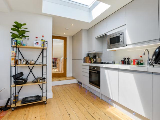 Flat for rent in Cat Hill