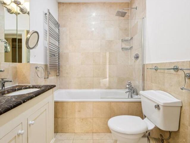 Flat for rent in Cat Hill