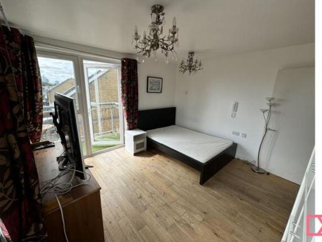 Flat for rent in Cat Hill
