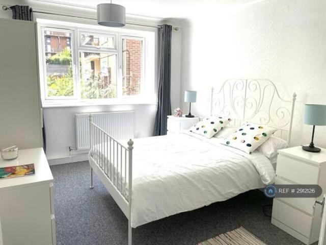 Flat for rent in Cat Hill