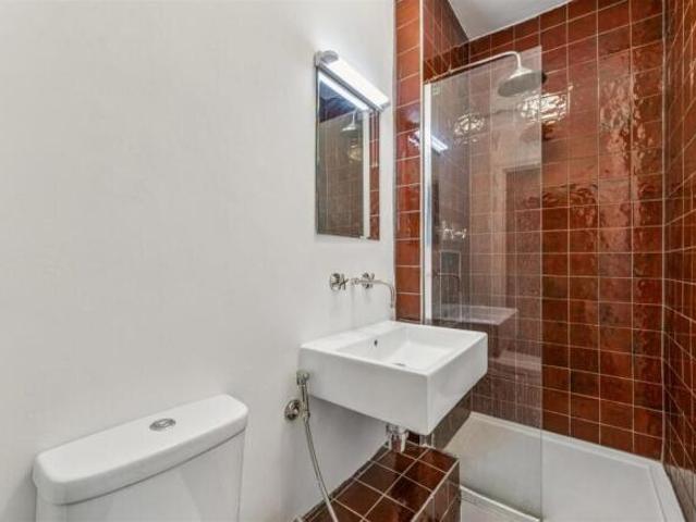 Flat for rent in Elm Park, Greater London