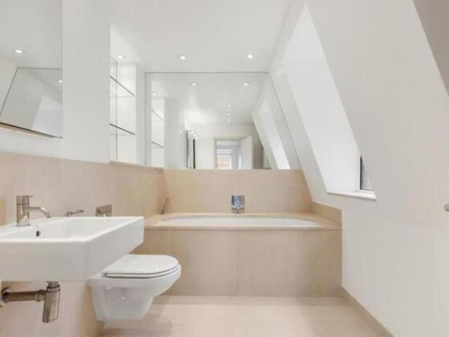 Flat for rent in Cat Hill