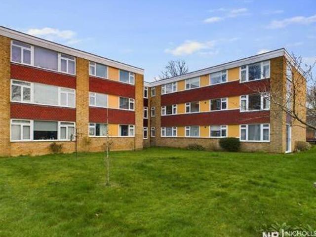House for rent in Woodcote, Epsom