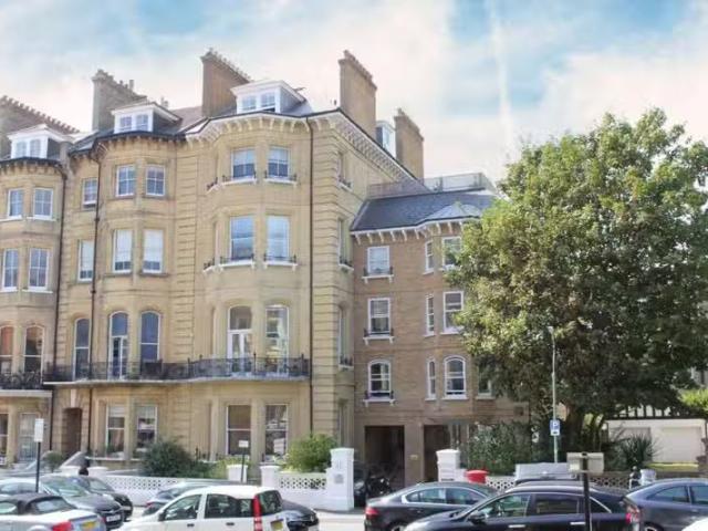 House for rent in Plasnewydd, Falcon Lodge