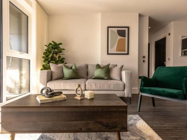 Flat for rent in Cat Hill