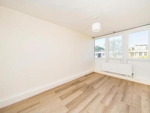 Flat for rent in Roehampton, Greater London