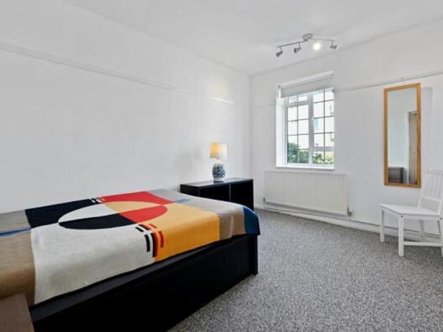 Flat for rent in Cat Hill