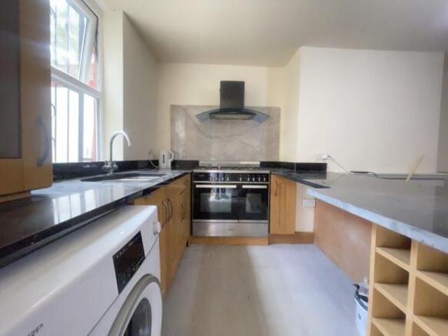 Flat for rent in Harehills, Leeds