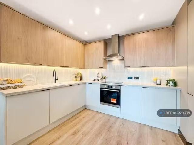 House for rent in Cat Hill, Greater London