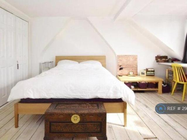 Flat for rent in Cat Hill