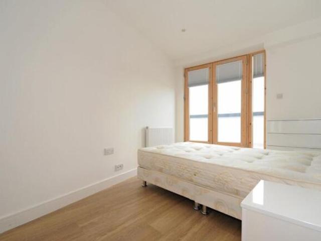 Flat for rent in Cat Hill