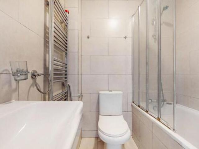 Flat for rent in Cat Hill