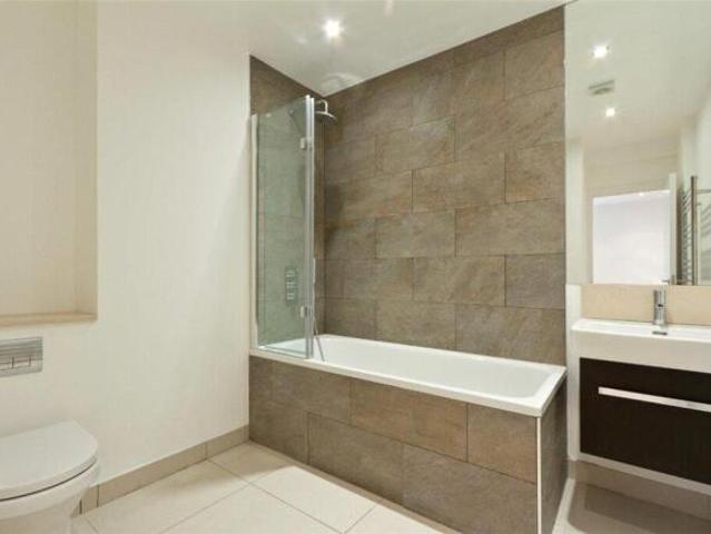 Flat for rent in Fulham, Greater London
