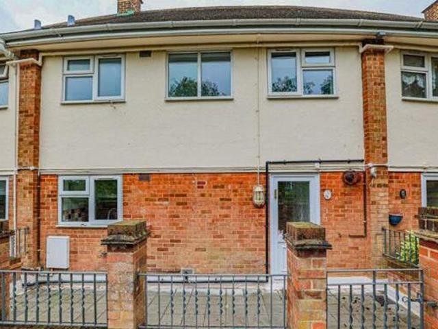 House for rent in Pouchen End, Hertfordshire