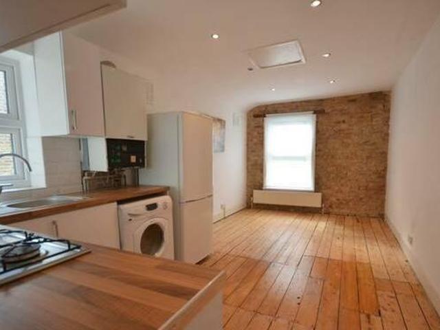 House for rent in Lyons, Greater London