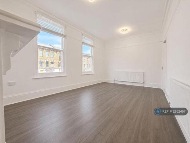 Flat for rent in Cat Hill