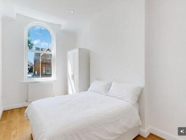 Flat for rent in Cat Hill, England