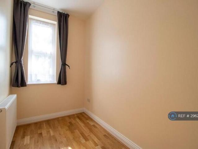 Flat for rent in Cat Hill