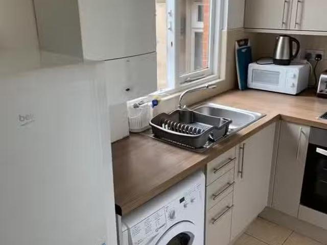 House for rent in Green Close, Warwickshire