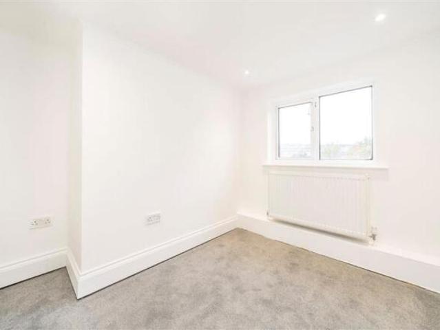 Flat for rent in Acton, Greater London