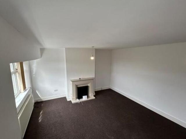 Flat for rent in Queensbury, West Yorkshire