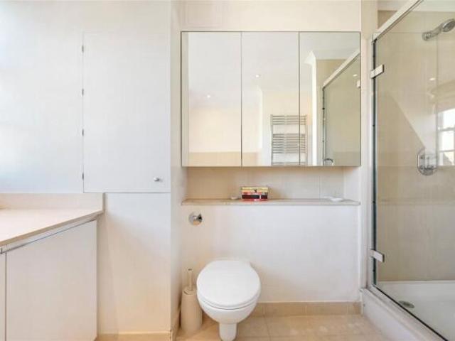 Flat for rent in Cat Hill