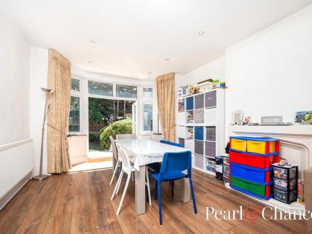 Flat for rent in Cat Hill