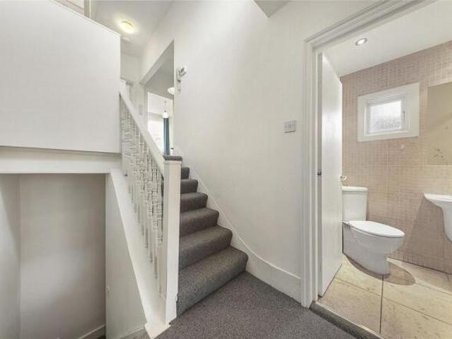 Flat for rent in Cat Hill