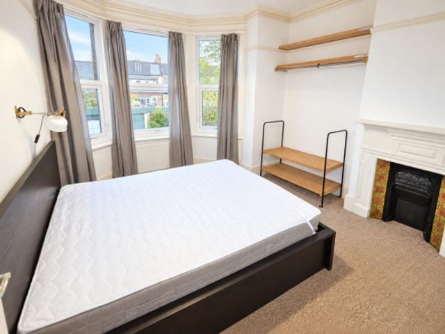 Flat for rent in South Lane, West Yorkshire