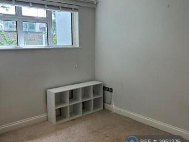 Flat for rent in Cat Hill