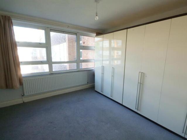 Flat for rent in Teddington, Greater London